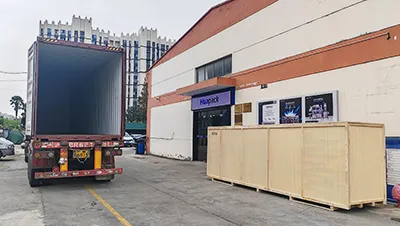 تحميل الشاحنات وإرسالها