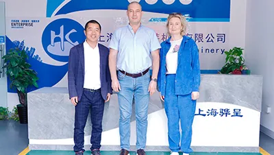 زيارات المصنع وفحص الآلات