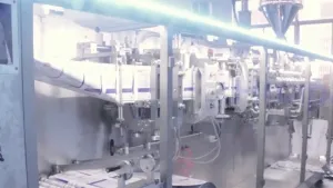 ماكينة تعبئة أكياس مسطحة HFFS ذات فوهة واحدة