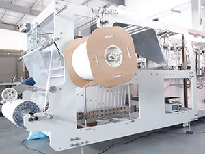 ماكينة تعبئة أكياس سحاب رول ستوك بمحرك سيرفو ذات فوهتين