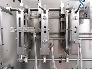 ماكينة تعبئة أكياس الفوهات HFFS ذات فوهة تعبئة واحدة