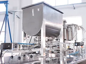 ماكينة تعبئة أكياس الفوهات HFFS ذات فوهتين للتعبئة 