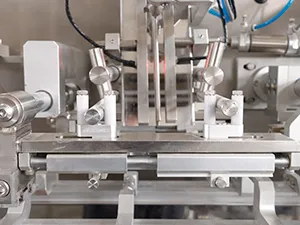 ماكينة تعبئة أكياس جاهزة ذات محرك سيرفو ذات فوهة واحدة