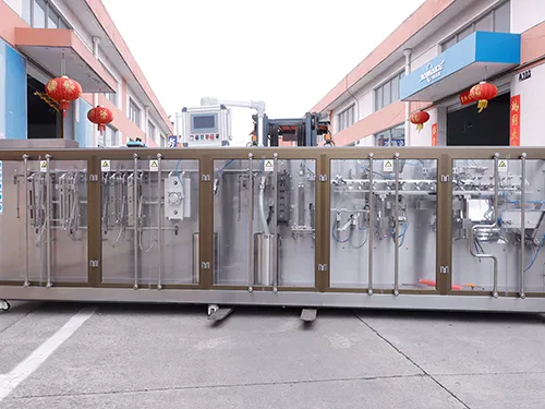 ماكينة تعبئة أكياس سحاب رول ستوك بمحرك سيرفو ذات فوهتين