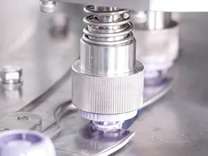 ماكينات تعبئة وتركيب أغطية أكياس الفوهات