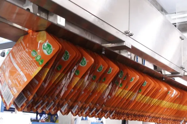 ماكينات تعبئة وتركيب أغطية أكياس الفوهات